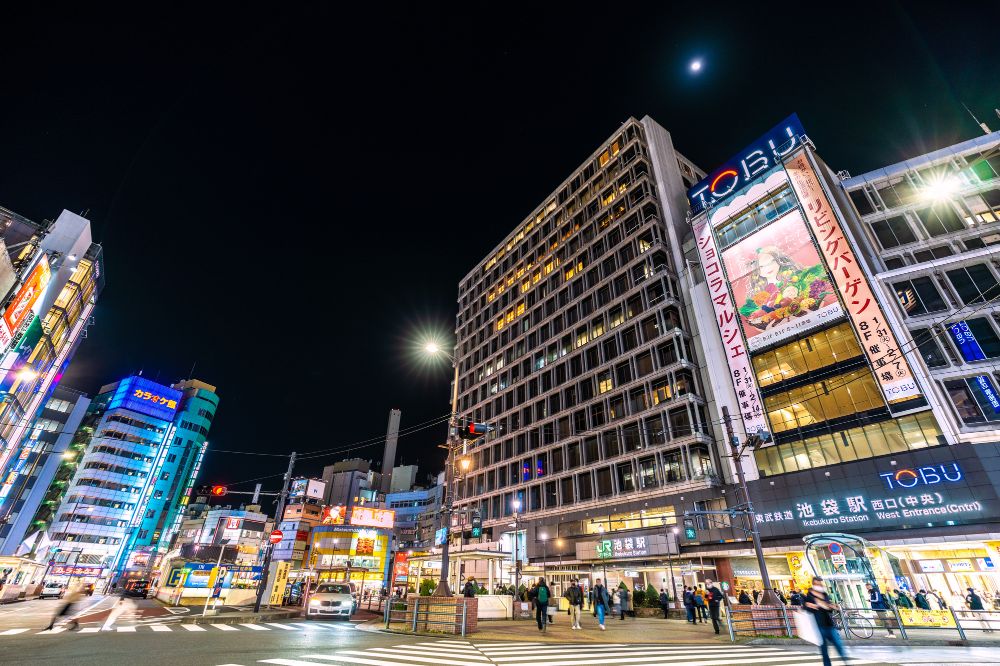 東京都豊島区の池袋駅